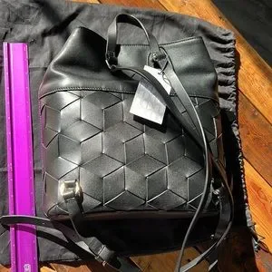 Welden black leather backpack Backpack Medium Gun in Black | Vlieger & Vandam main image 4